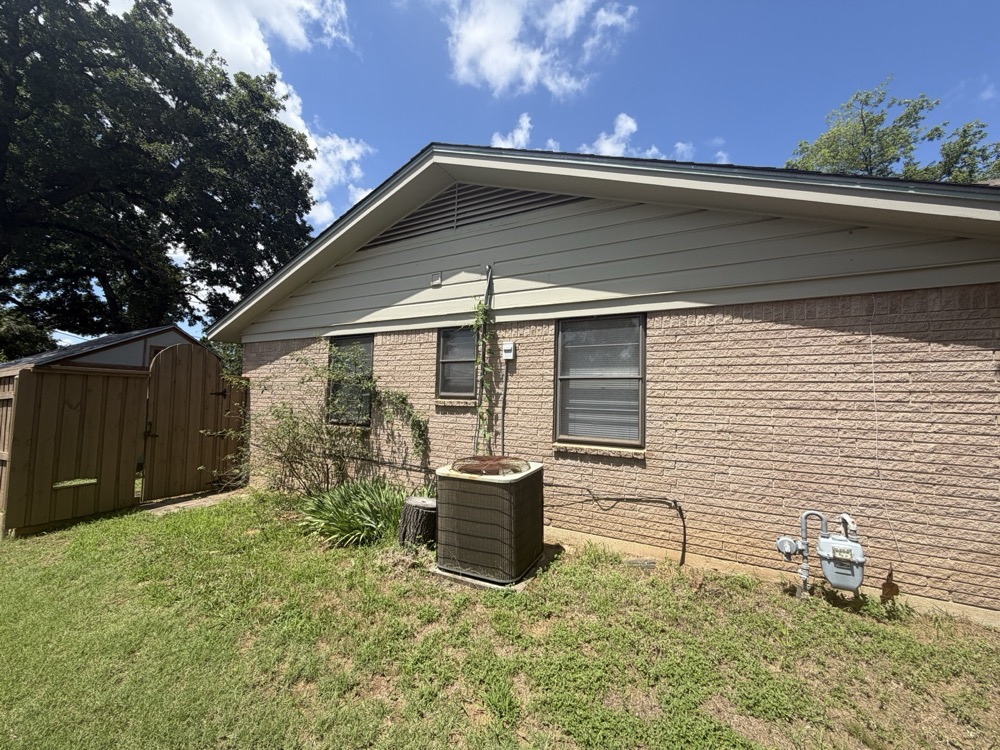A 1970s Mesquite brick ranch bought as-is for cash